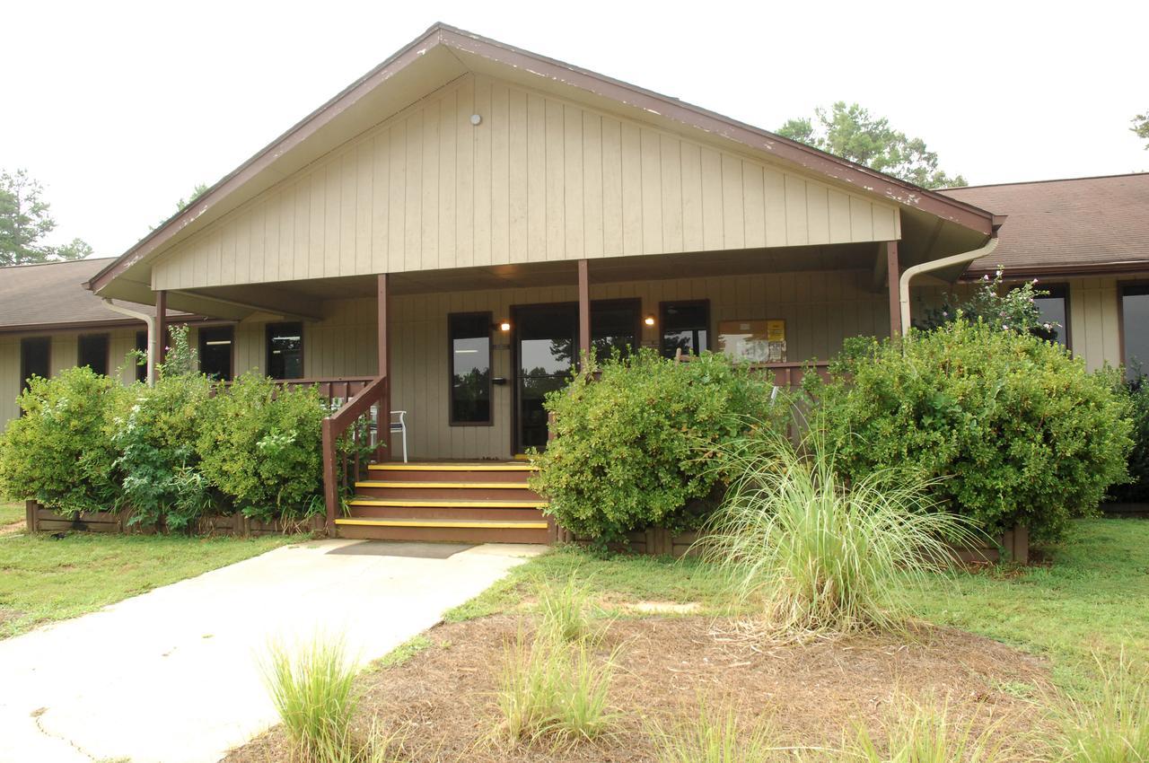 Fair Play Carolina Landing Camping Resort Two-Bedroom Cabin 1 מראה חיצוני תמונה