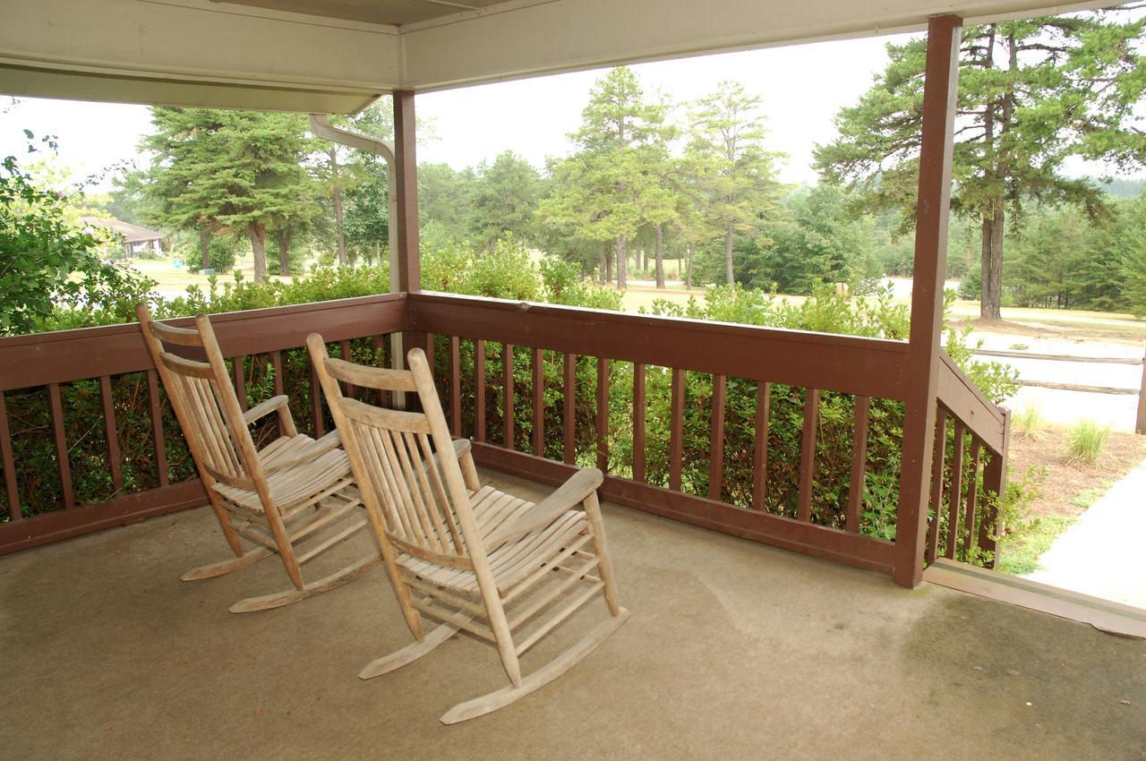 Fair Play Carolina Landing Camping Resort Two-Bedroom Cabin 1 מראה חיצוני תמונה